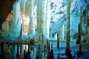 Grotte di Frasassi una gita indimenticabile nel cuore della terra